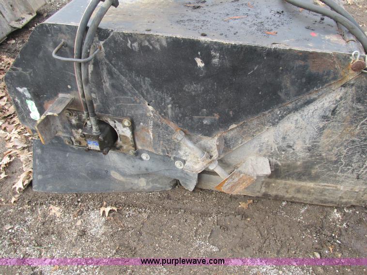 image for item H7681 Caterpillar BU115 skid steer broom