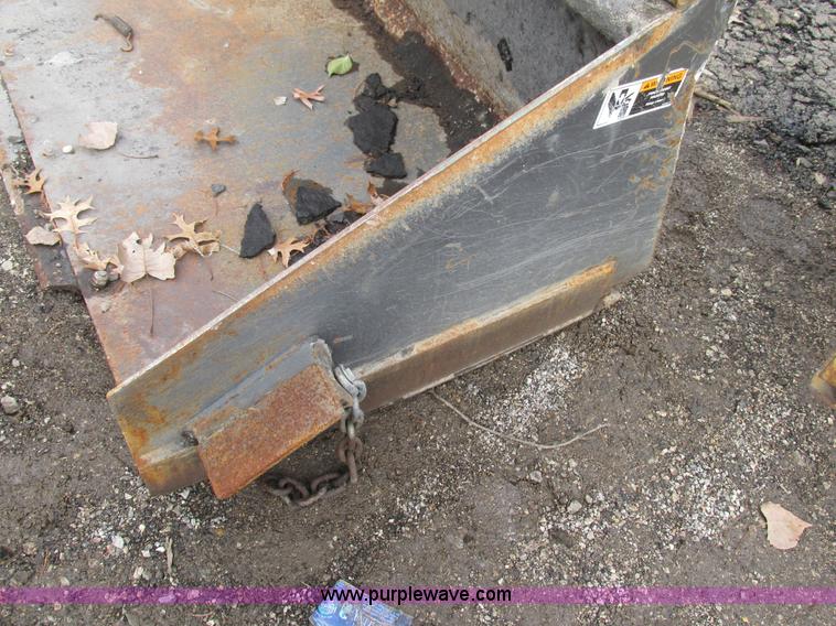 image for item H7682 2008 Sweepster 20072M-0022 skid steer bucket