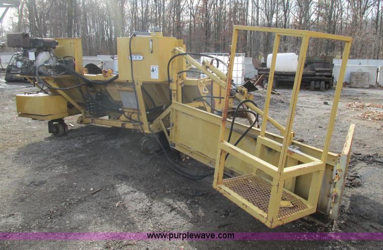 image for item H7686 HTC road widener