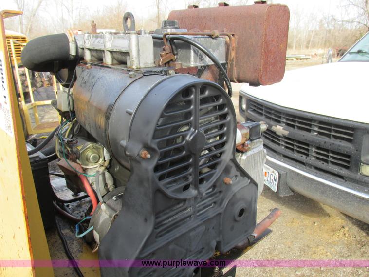 image for item H7686 HTC road widener