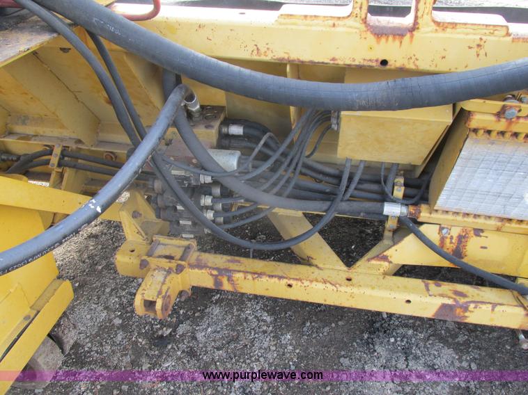 image for item H7686 HTC road widener