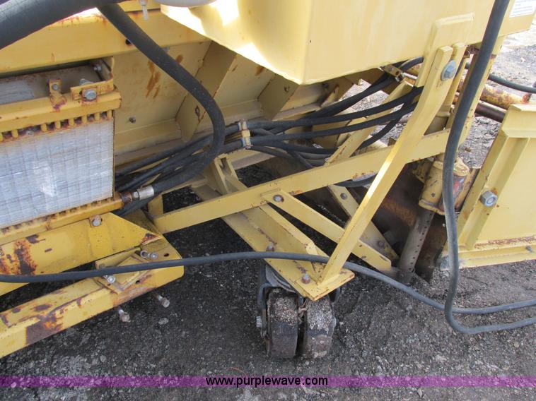 image for item H7686 HTC road widener