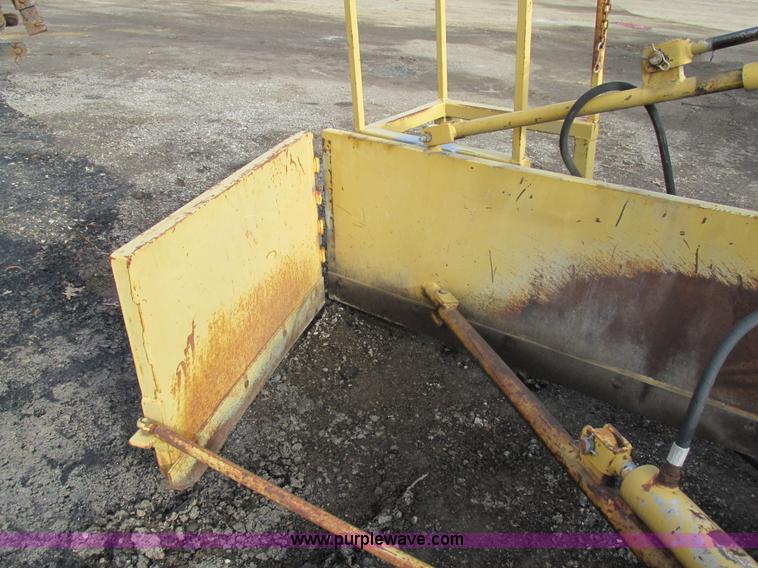 image for item H7686 HTC road widener