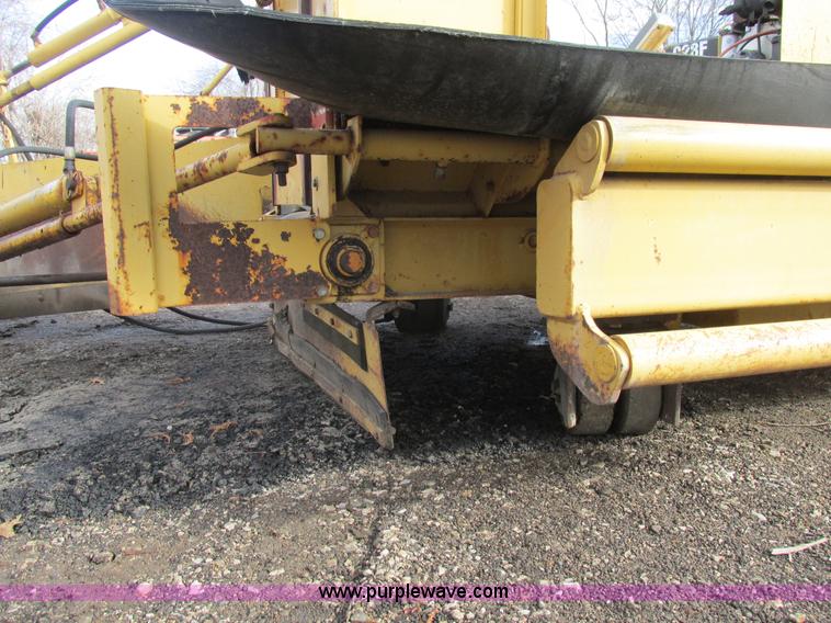 image for item H7686 HTC road widener