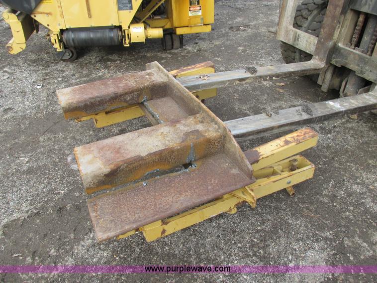 image for item H7686 HTC road widener