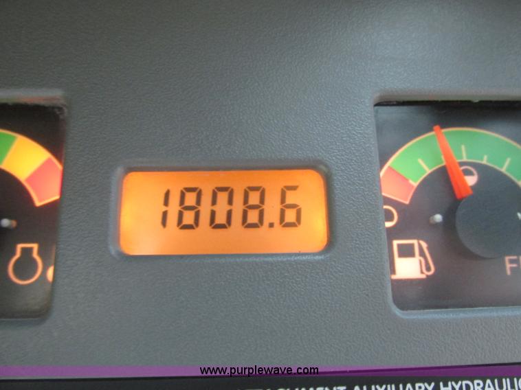 image for item H7689 2005 Bobcat S220 skid steer