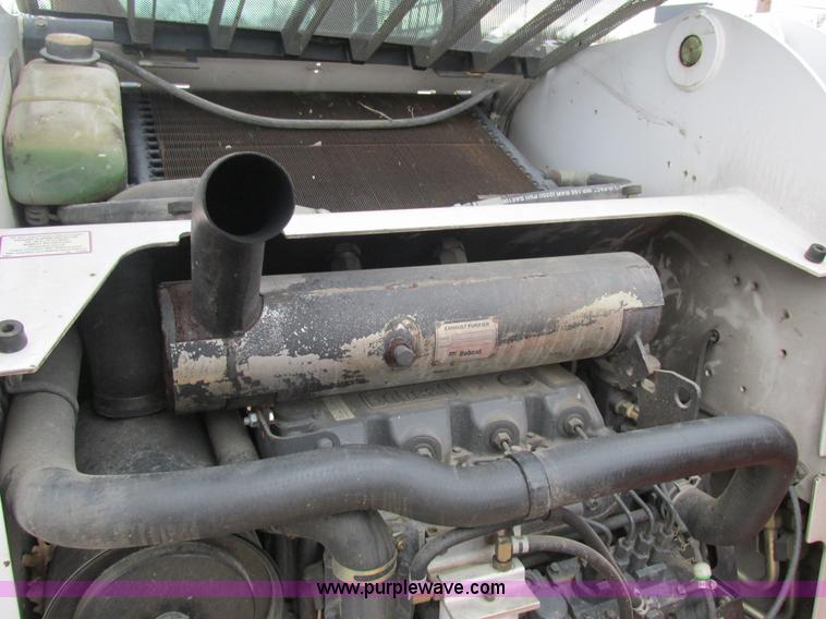 image for item H7689 2005 Bobcat S220 skid steer