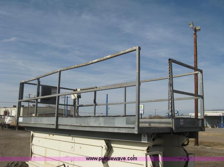 image for item H9330 1998 Terex TS-30RT scissor lift