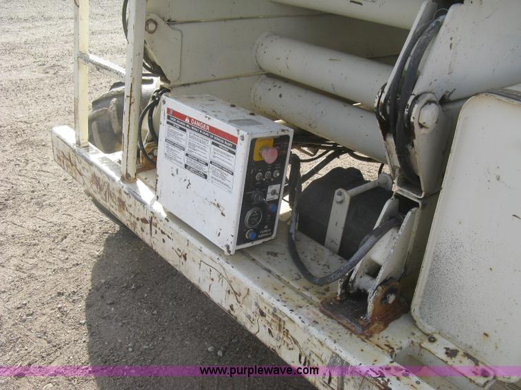 image for item H9330 1998 Terex TS-30RT scissor lift