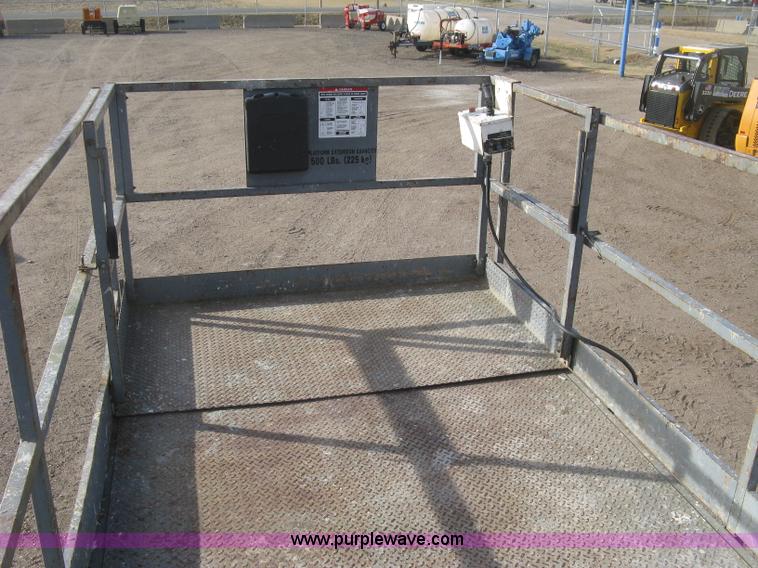 image for item H9330 1998 Terex TS-30RT scissor lift