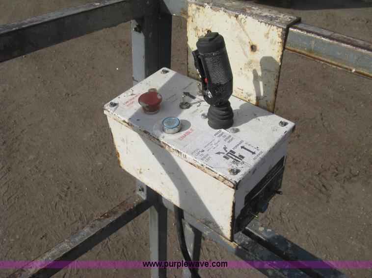 image for item H9330 1998 Terex TS-30RT scissor lift