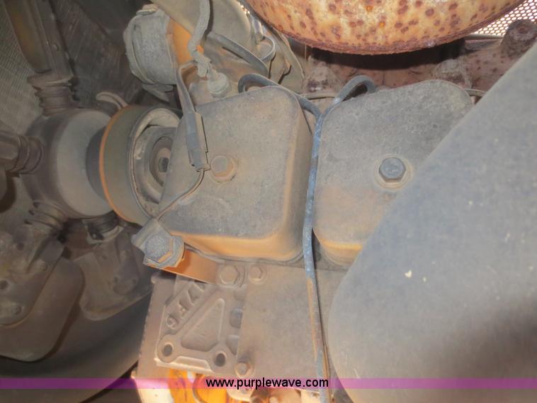 image for item I2132 1997 Case 550G LT dozer