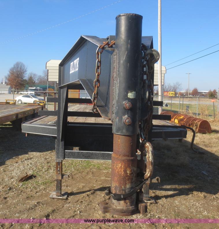 image for item I2133 2000 Elite gooseneck trailer