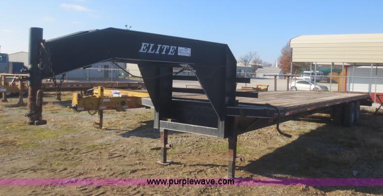 image for item I2133 2000 Elite gooseneck trailer