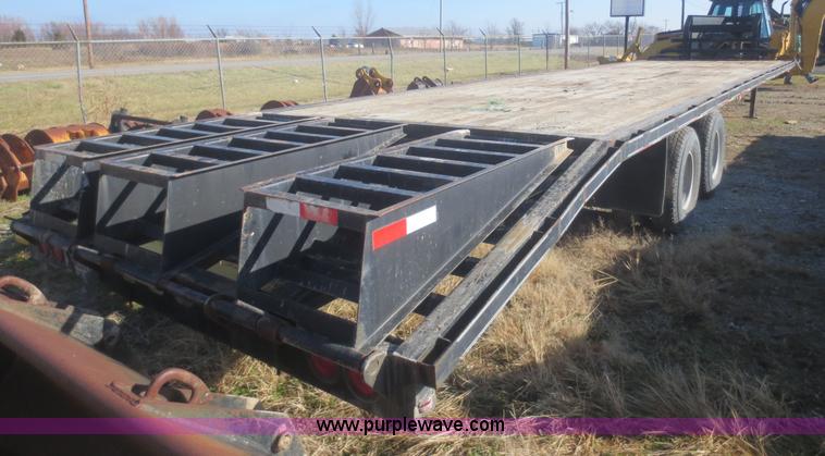 image for item I2133 2000 Elite gooseneck trailer