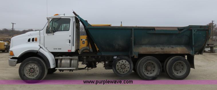 image for item I2399 1998 Ford HLT9513 dump truck