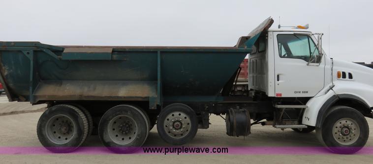 image for item I2399 1998 Ford HLT9513 dump truck