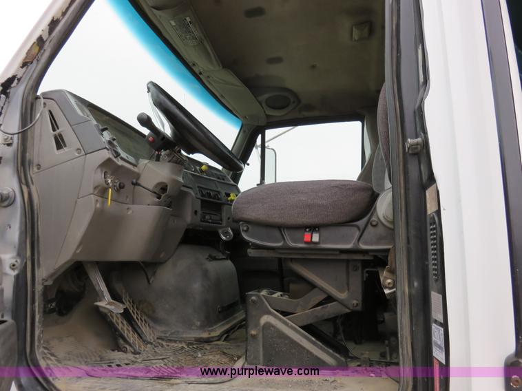 image for item I2399 1998 Ford HLT9513 dump truck