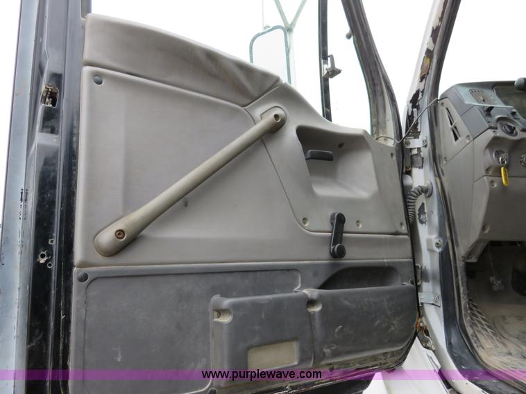 image for item I2399 1998 Ford HLT9513 dump truck