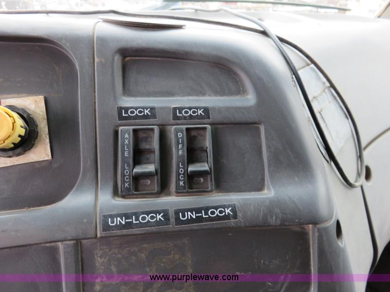 image for item I2399 1998 Ford HLT9513 dump truck