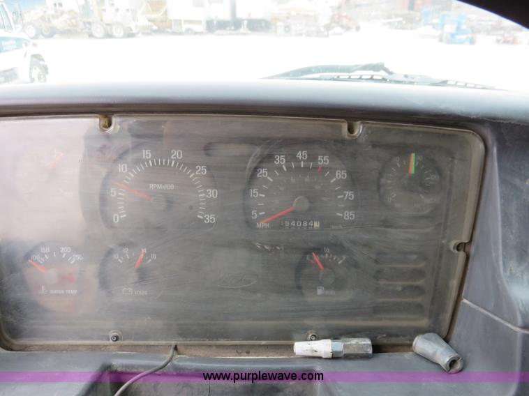 image for item I2399 1998 Ford HLT9513 dump truck