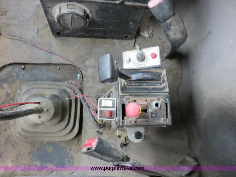 image for item I2399 1998 Ford HLT9513 dump truck