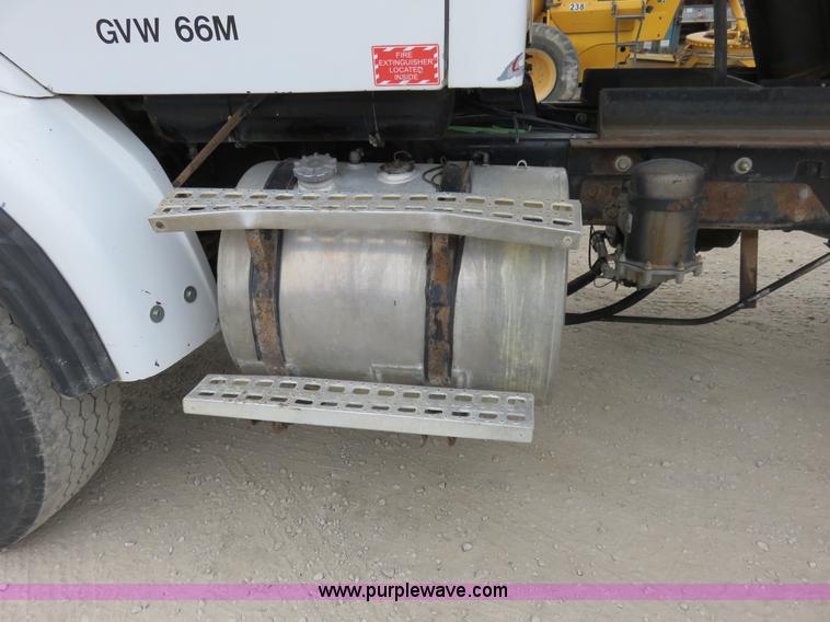 image for item I2399 1998 Ford HLT9513 dump truck