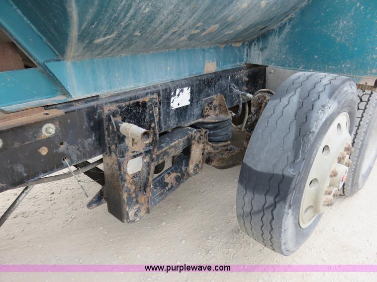image for item I2399 1998 Ford HLT9513 dump truck