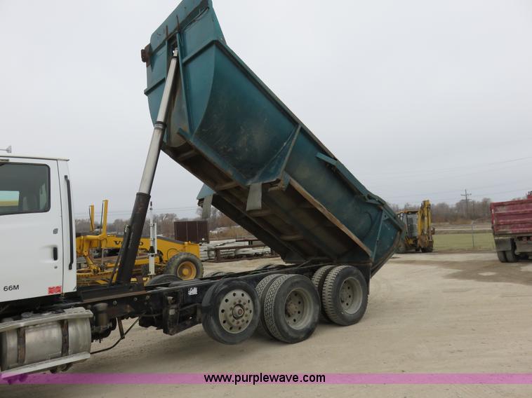 image for item I2399 1998 Ford HLT9513 dump truck