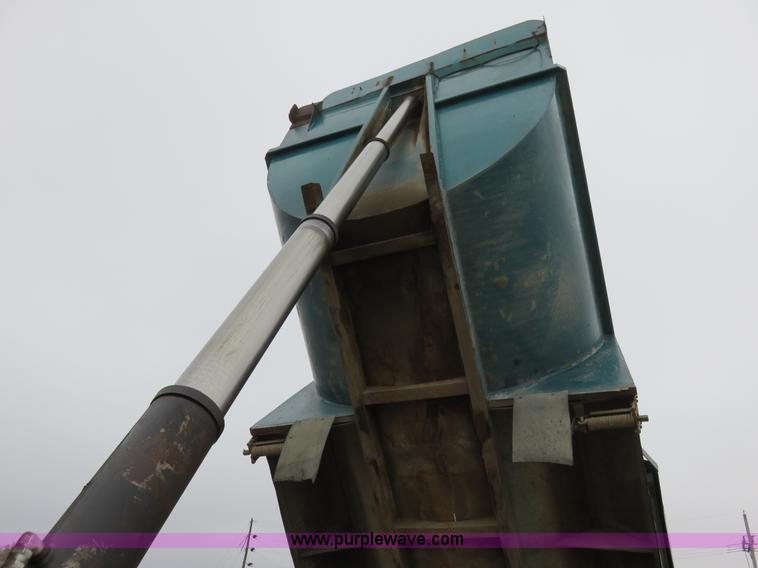 image for item I2399 1998 Ford HLT9513 dump truck