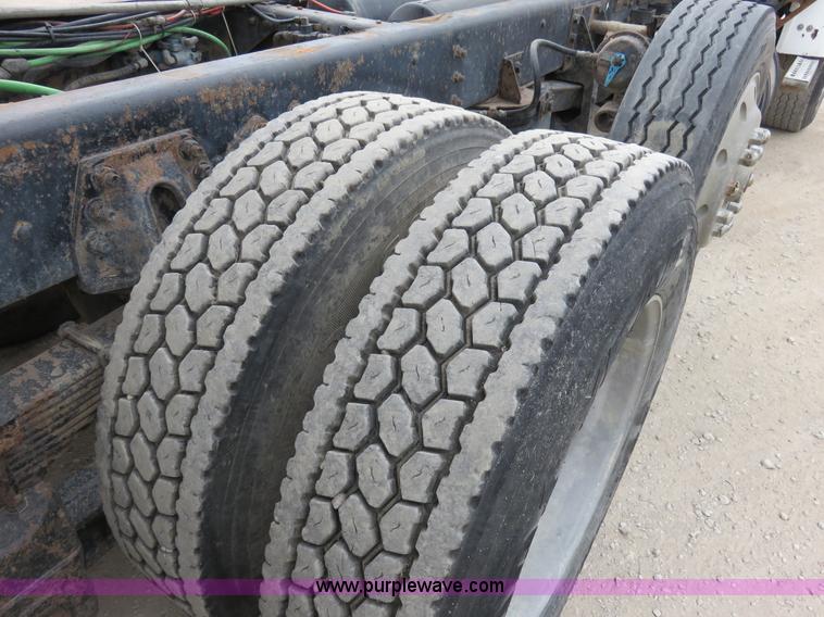 image for item I2399 1998 Ford HLT9513 dump truck