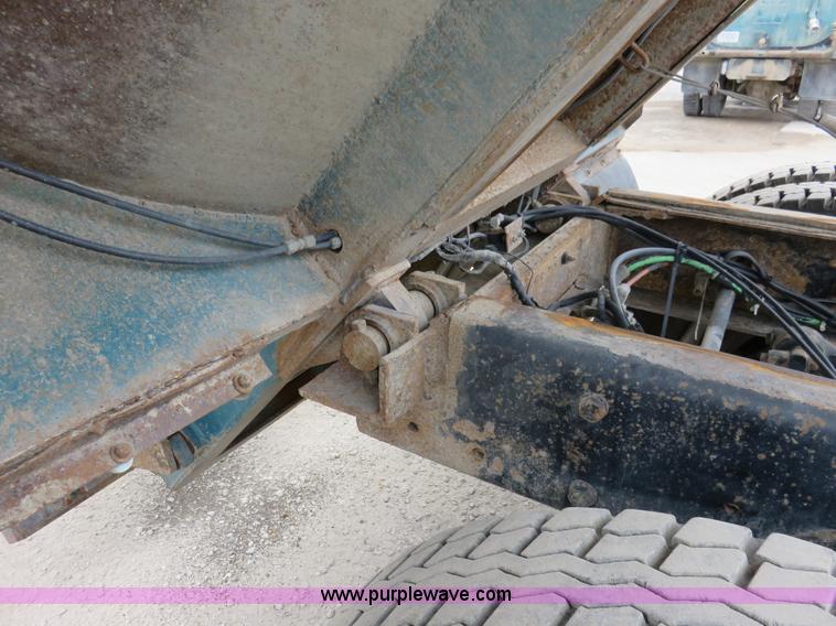image for item I2399 1998 Ford HLT9513 dump truck