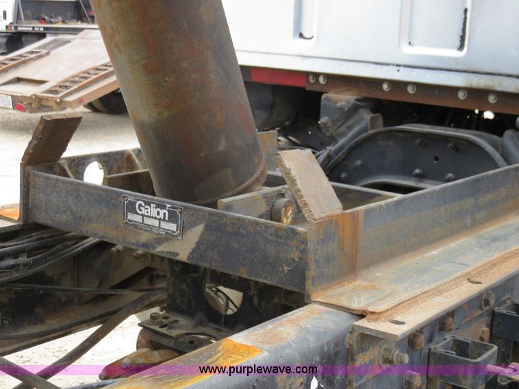 image for item I2399 1998 Ford HLT9513 dump truck