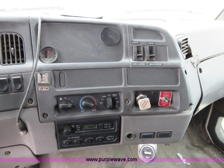 image for item I2400 1999 Sterling LT8511 dump truck