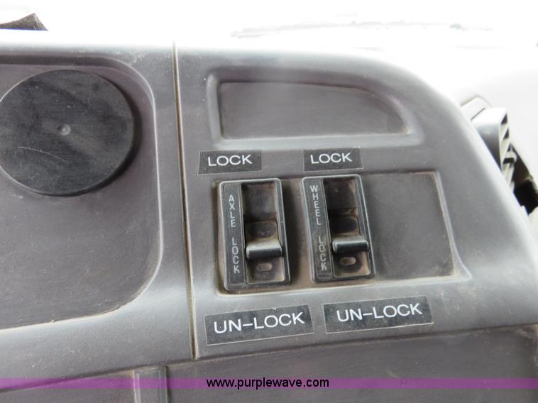 image for item I2400 1999 Sterling LT8511 dump truck