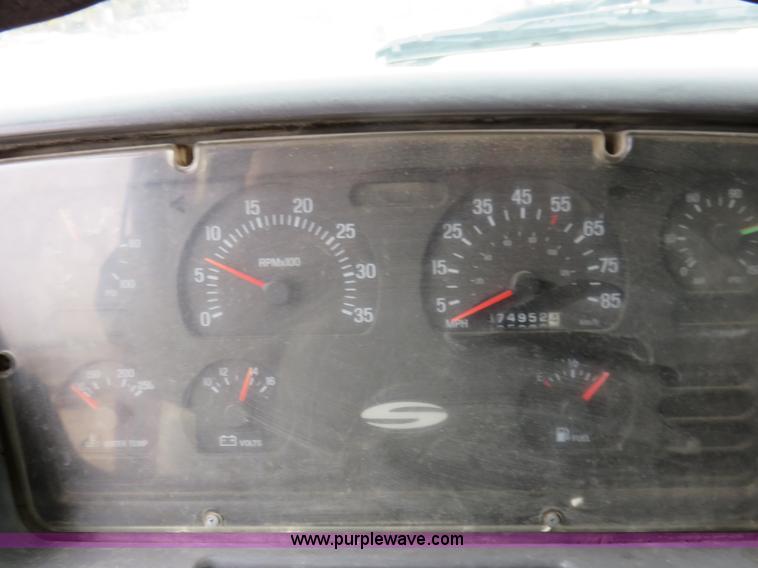 image for item I2400 1999 Sterling LT8511 dump truck