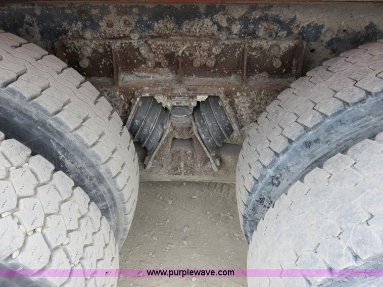 image for item I2400 1999 Sterling LT8511 dump truck