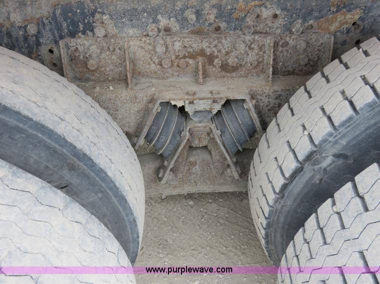 image for item I2400 1999 Sterling LT8511 dump truck