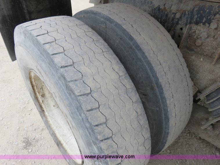 image for item I2400 1999 Sterling LT8511 dump truck