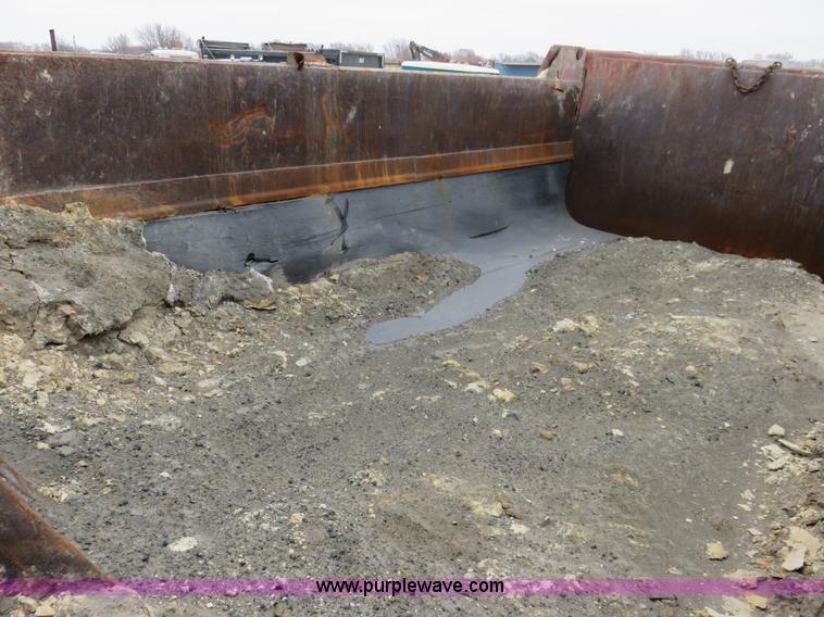 image for item I2400 1999 Sterling LT8511 dump truck