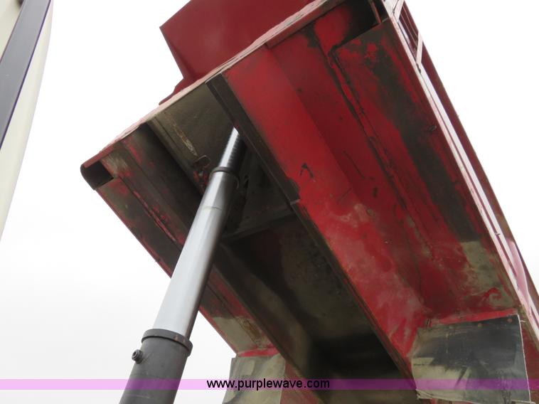 image for item I2400 1999 Sterling LT8511 dump truck