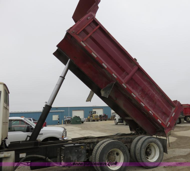 image for item I2400 1999 Sterling LT8511 dump truck
