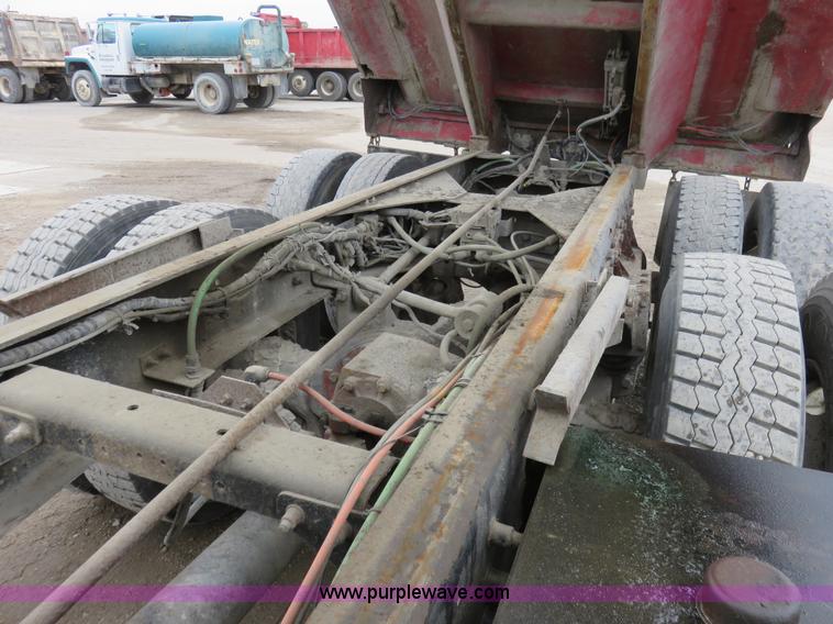 image for item I2400 1999 Sterling LT8511 dump truck