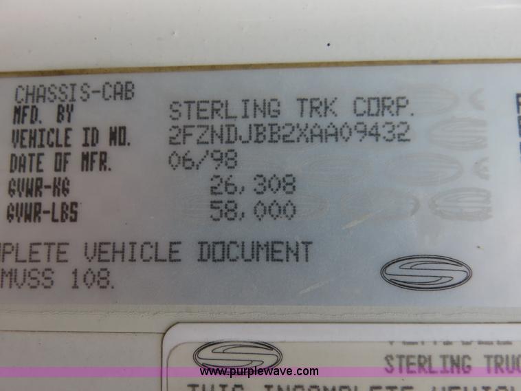 image for item I2400 1999 Sterling LT8511 dump truck