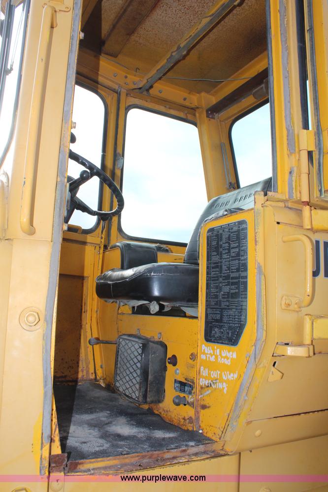 image for item I2405 1977 John Deere 544B wheel loader