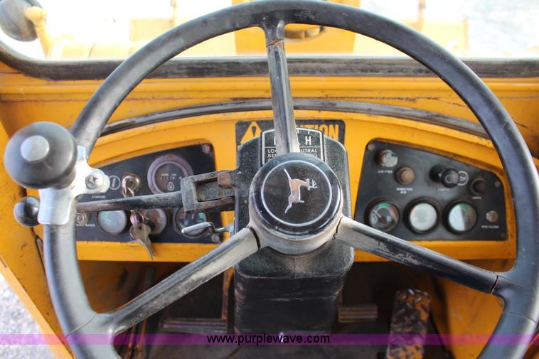 image for item I2405 1977 John Deere 544B wheel loader