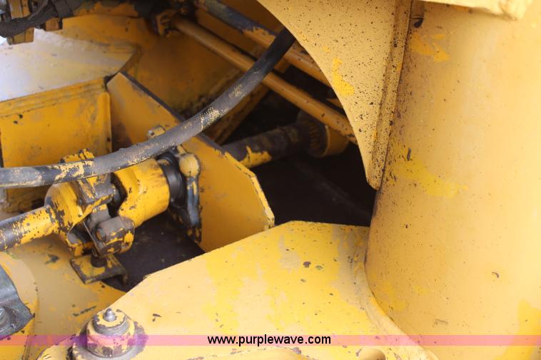 image for item I2405 1977 John Deere 544B wheel loader