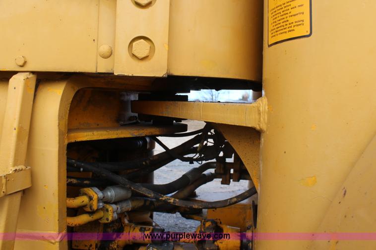 image for item I2405 1977 John Deere 544B wheel loader