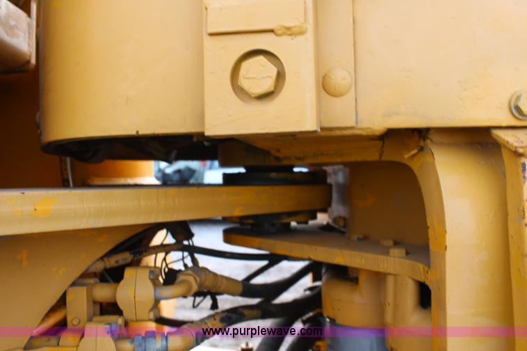 image for item I2405 1977 John Deere 544B wheel loader