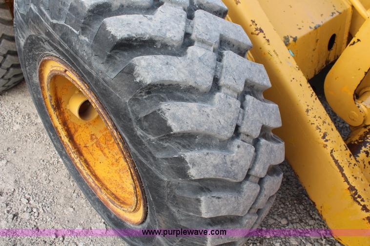image for item I2405 1977 John Deere 544B wheel loader